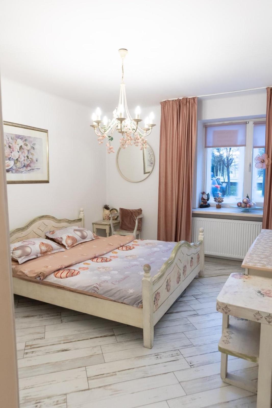 Vintage Apartament Ultracentral Craiova Exterior photo