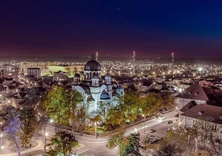 Vintage Apartament Ultracentral Craiova Exterior photo