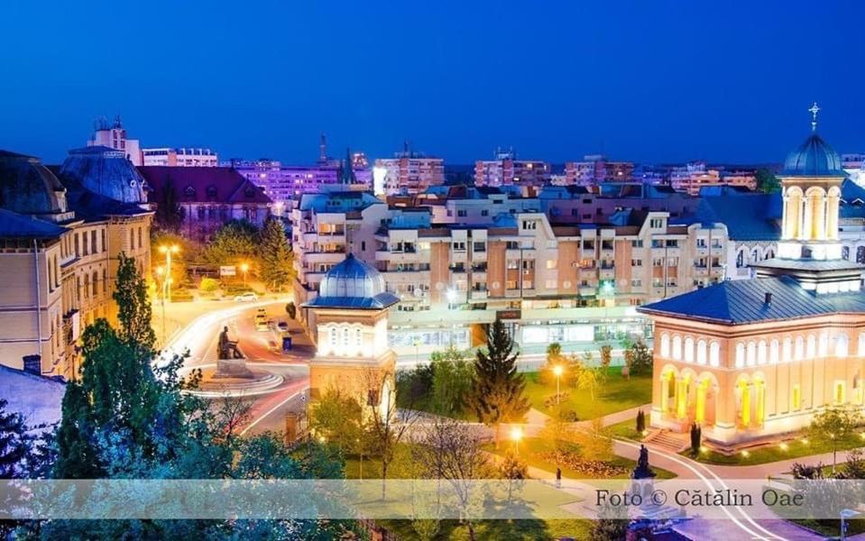 Vintage Apartament Ultracentral Craiova Exterior photo